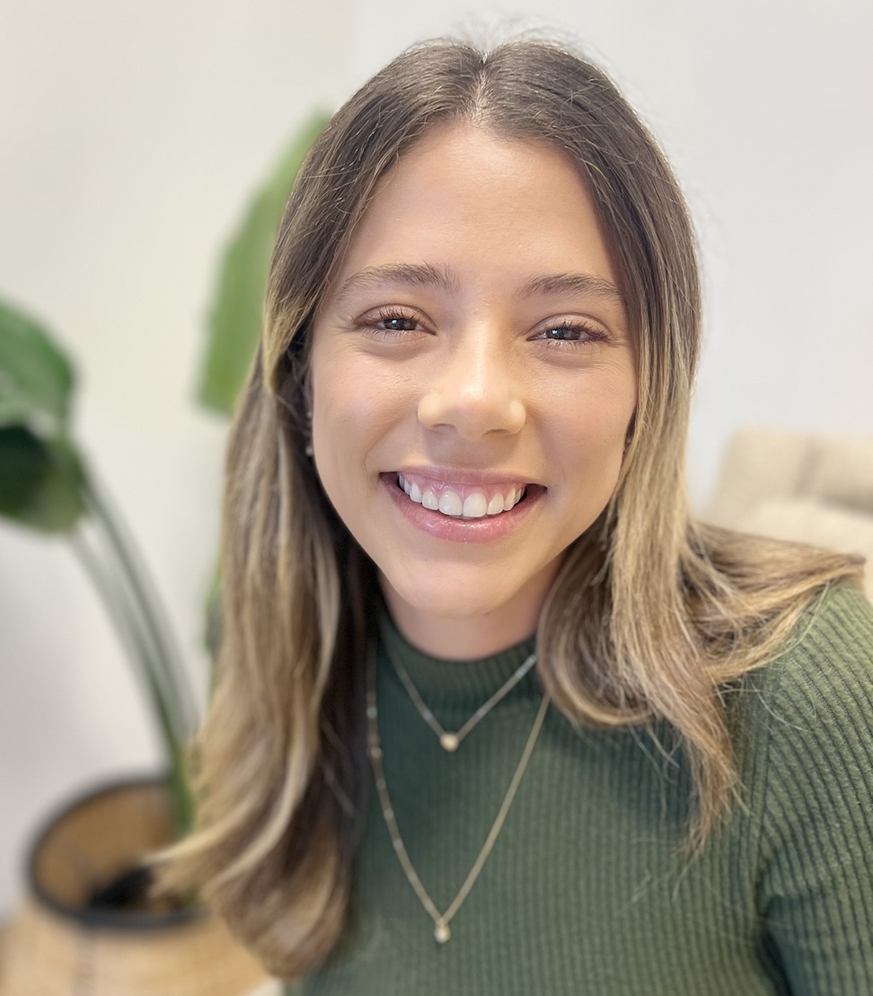 Photo of Becca Panarra, Associate Marriage and Family Therapist. Becca is a therapist
        in San Luis Obispo providing therapy services with DeRose Therapy Group
